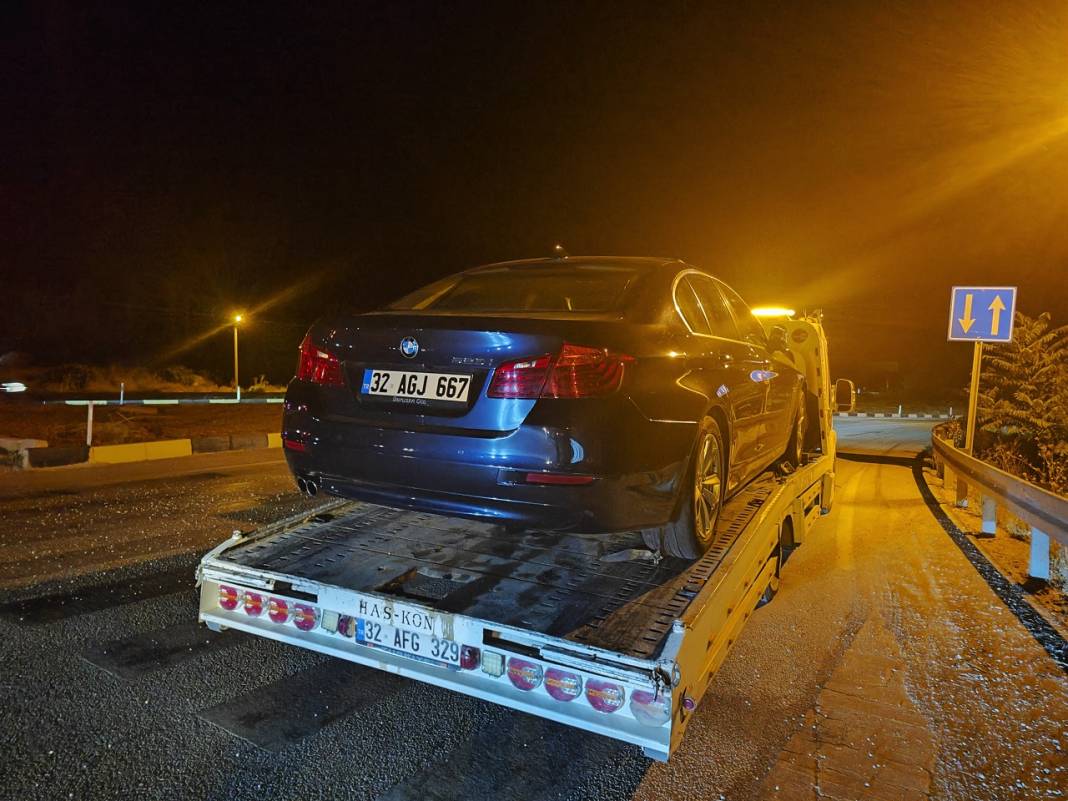 Konya yolunda kaza! Otomobiller kavşakta çarpıştı: 4 yaralı 2